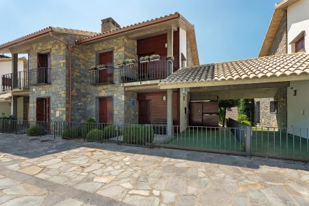 Casa Biescas, casa rural de piedra en Gavín (Pirineo Aragonés)
