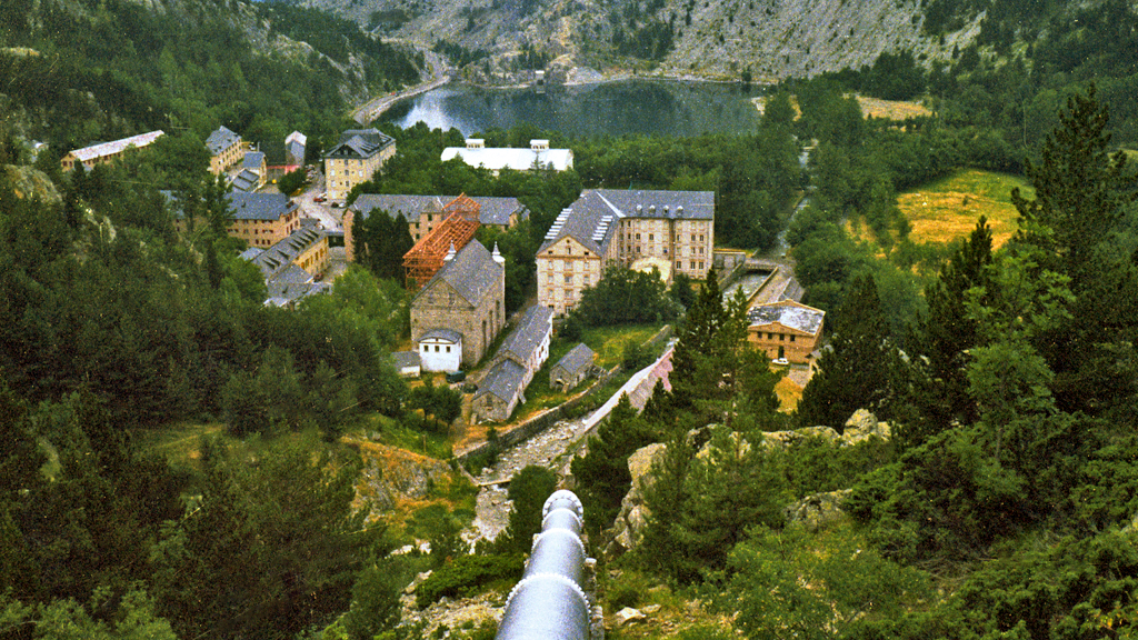 El balneario de Panticosa visto desde lo alto del valle