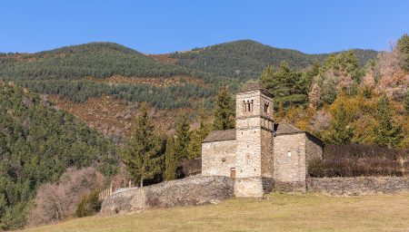 Torre mozárabe de la iglesia de San Bartolomé de Gavín, en el Serrablo