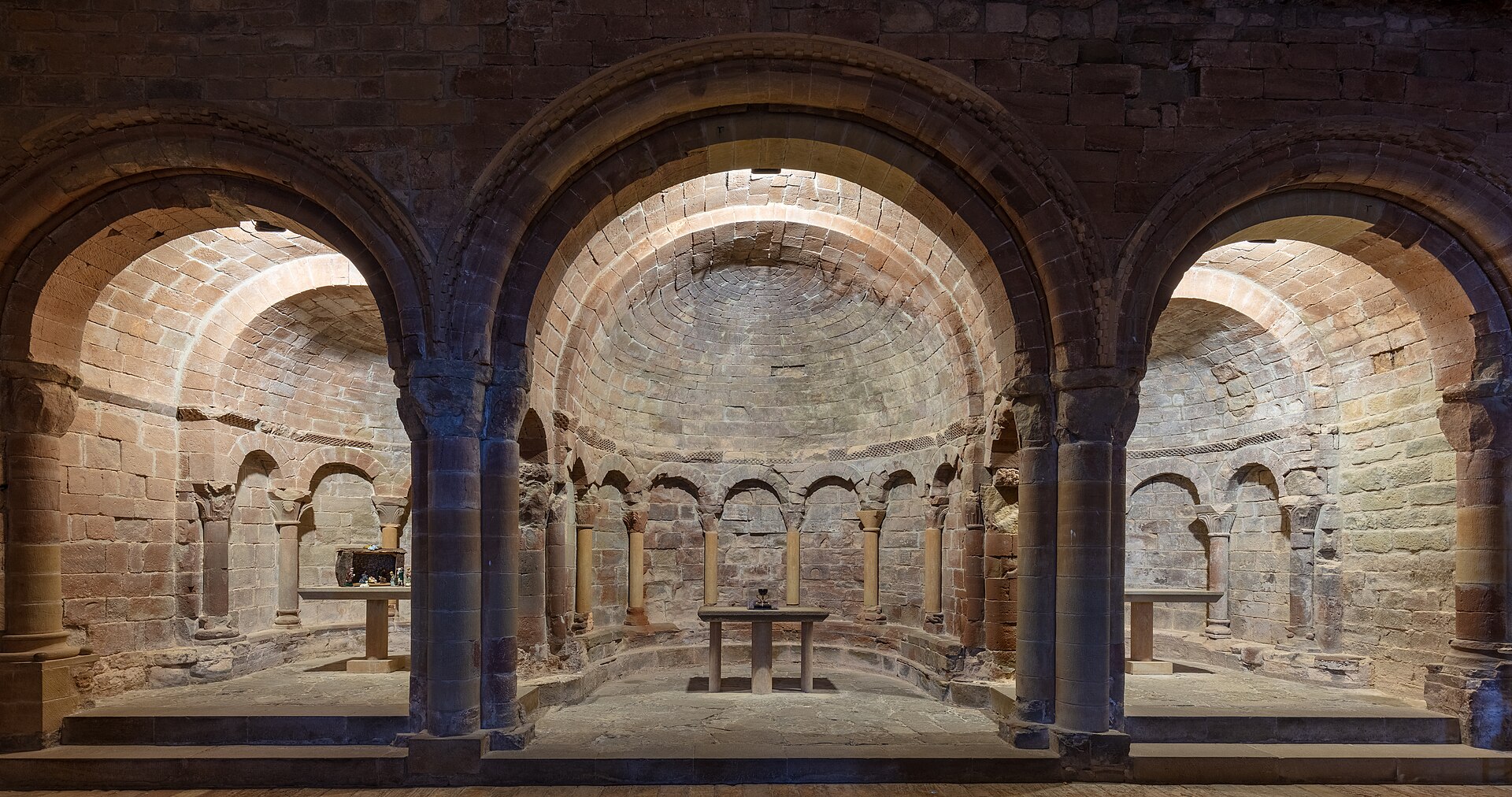 Iglesia alta del monasterio viejo de San Juan de la Pena, bajo la roca