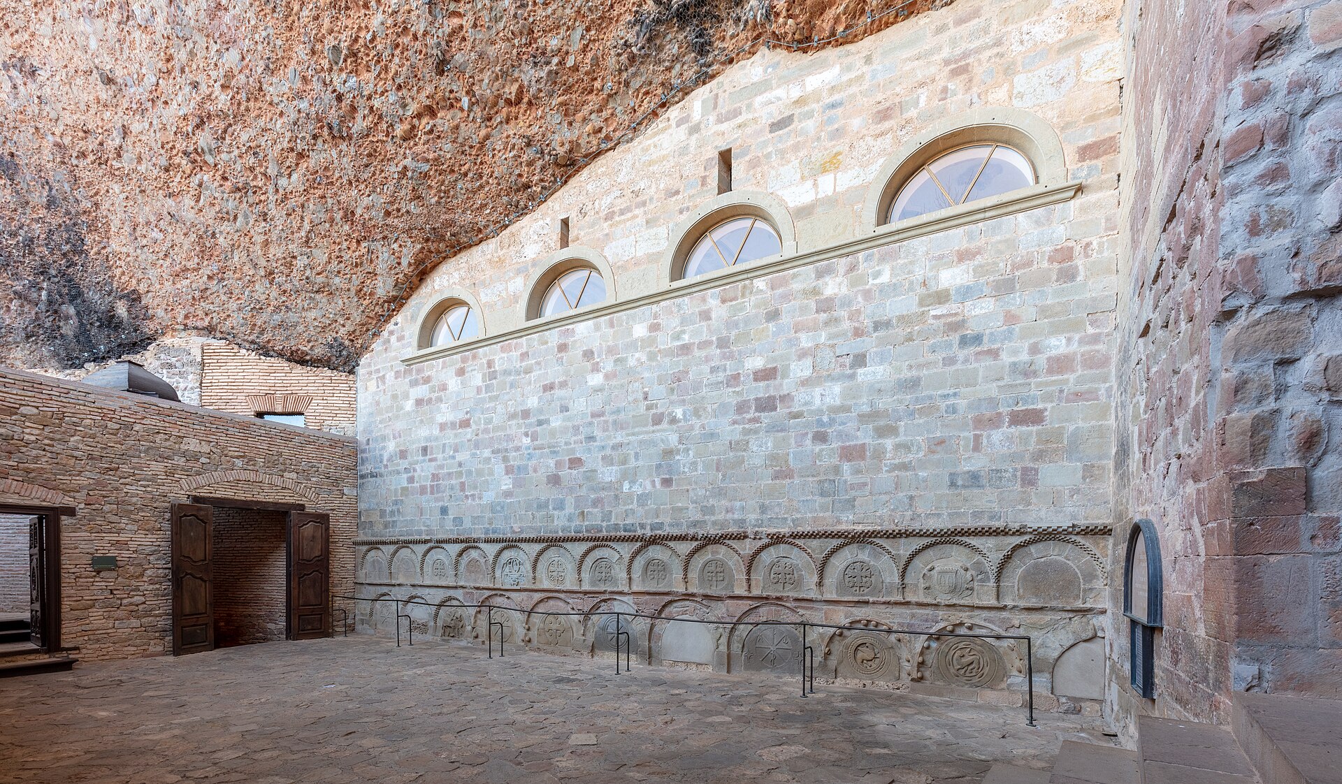 Panteon de Nobles del monasterio viejo de San Juan de la Pena