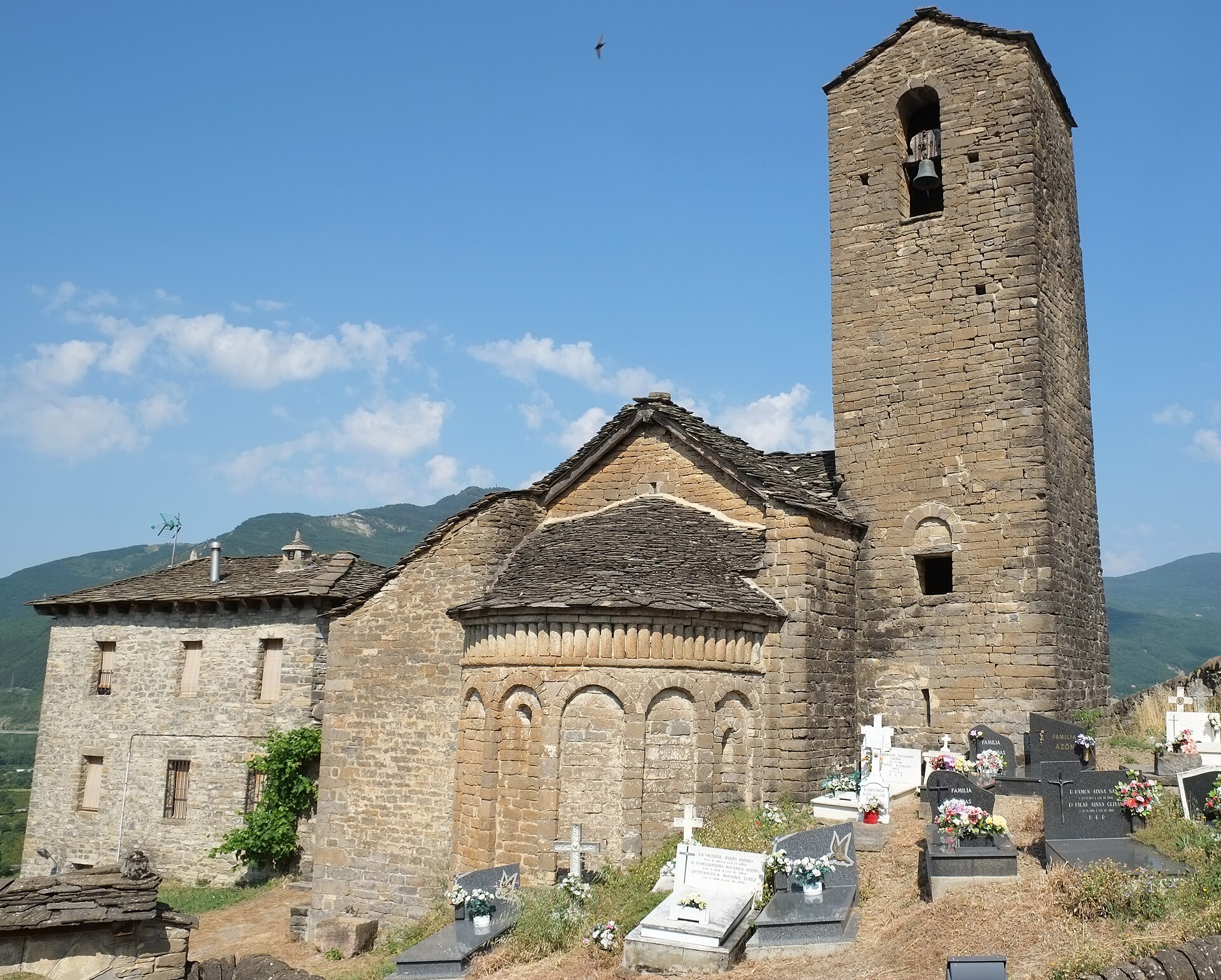 Iglesia de San Martín de Oliván, una de las iglesias del Serrablo