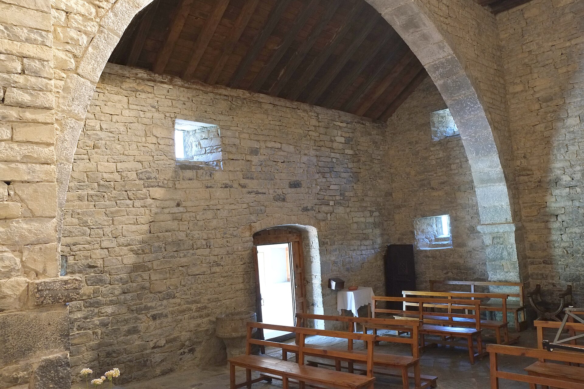 Interior de la nave de San Martín de Oliván, Serrablo