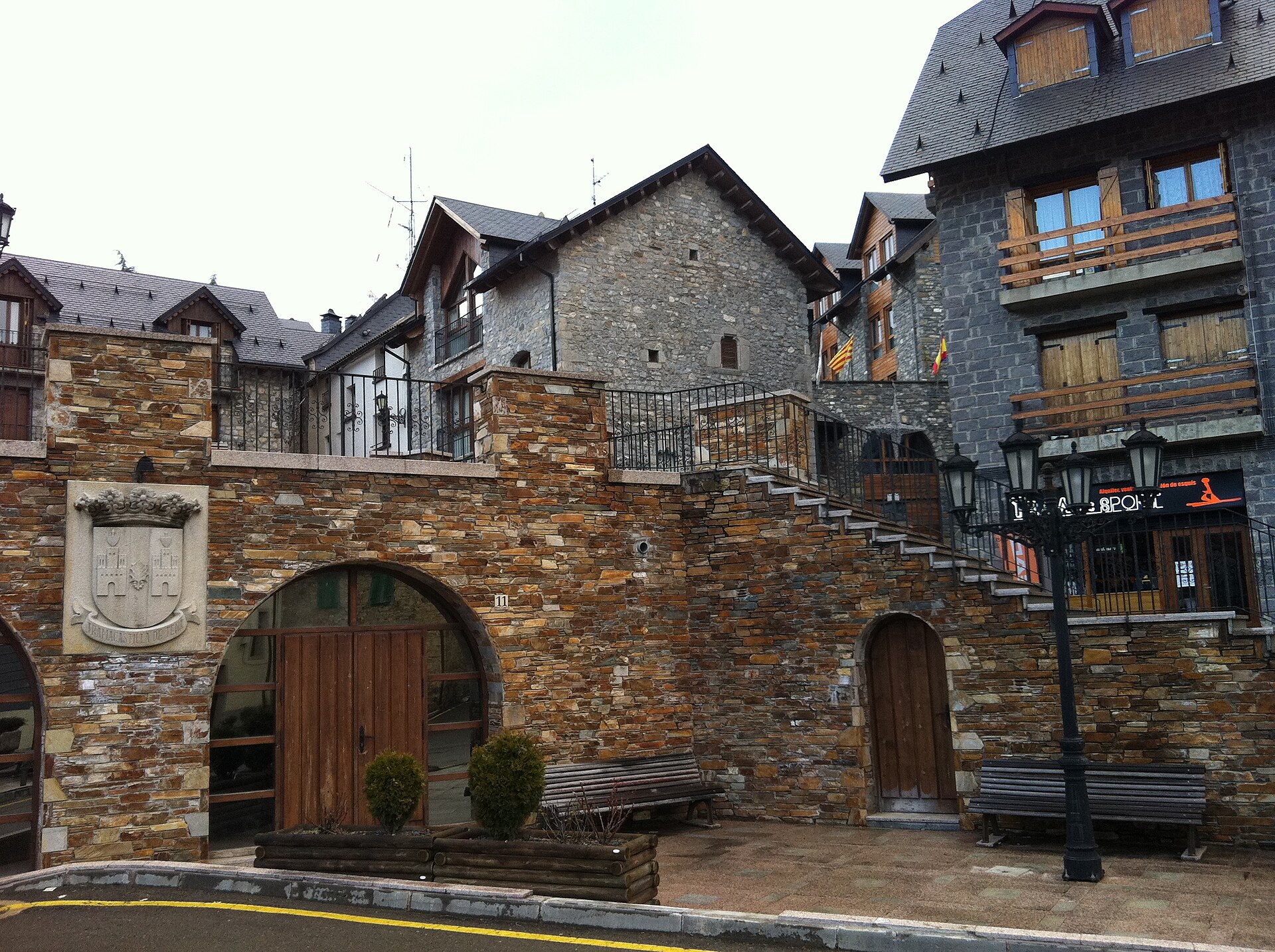 Plaza de Tramacastilla de Tena, en el Valle de Tena